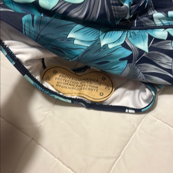 RashGaurd Long Sleeve One Piece Swimsuit Floral Blue Teal - Picture 10 of 16